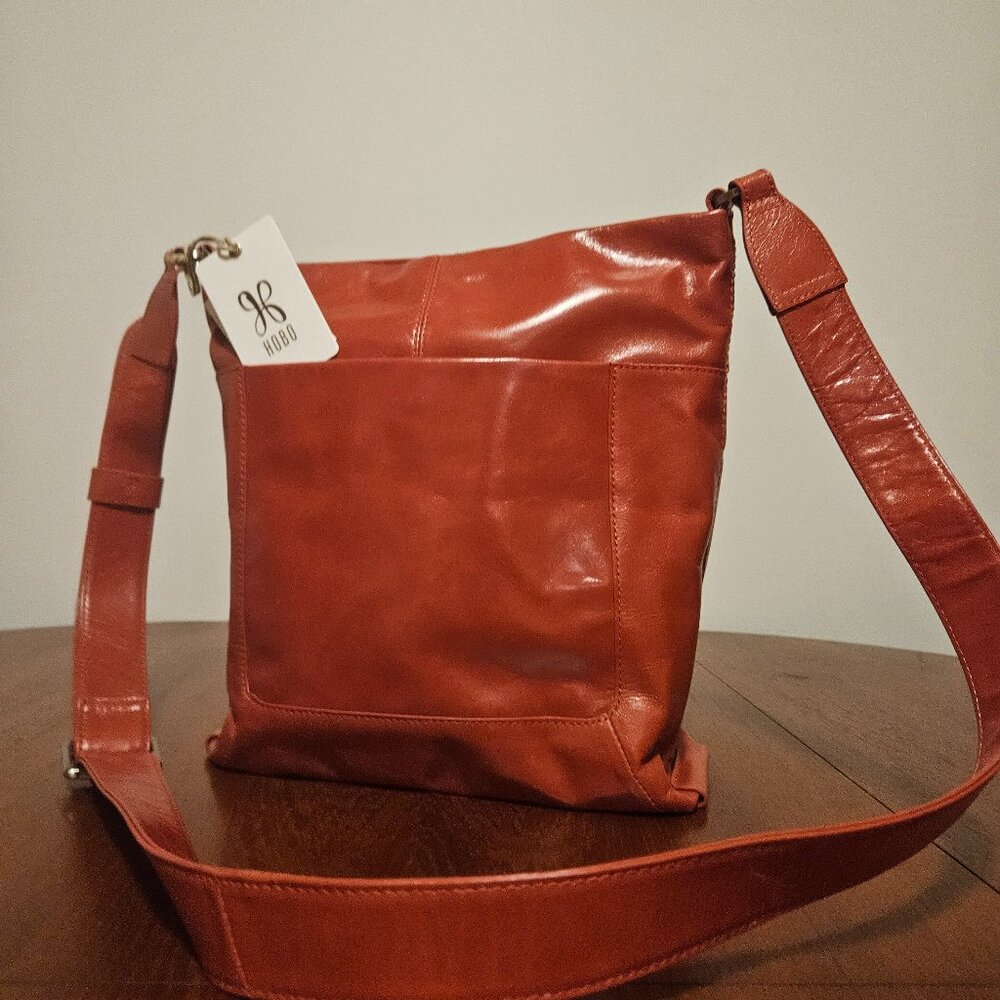 HOBO REGHAN Cross-body PURSE (brick/orange-red) – BRAND NEW!!!